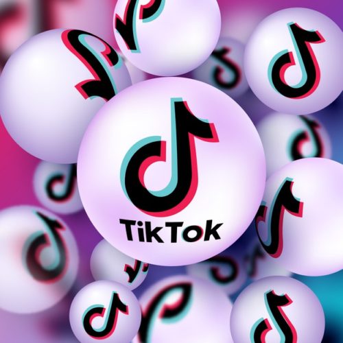 banner abstracto tiktok bolas 3d 69286 195 1 Posicionarse en TikTok: Te lo contamos todo